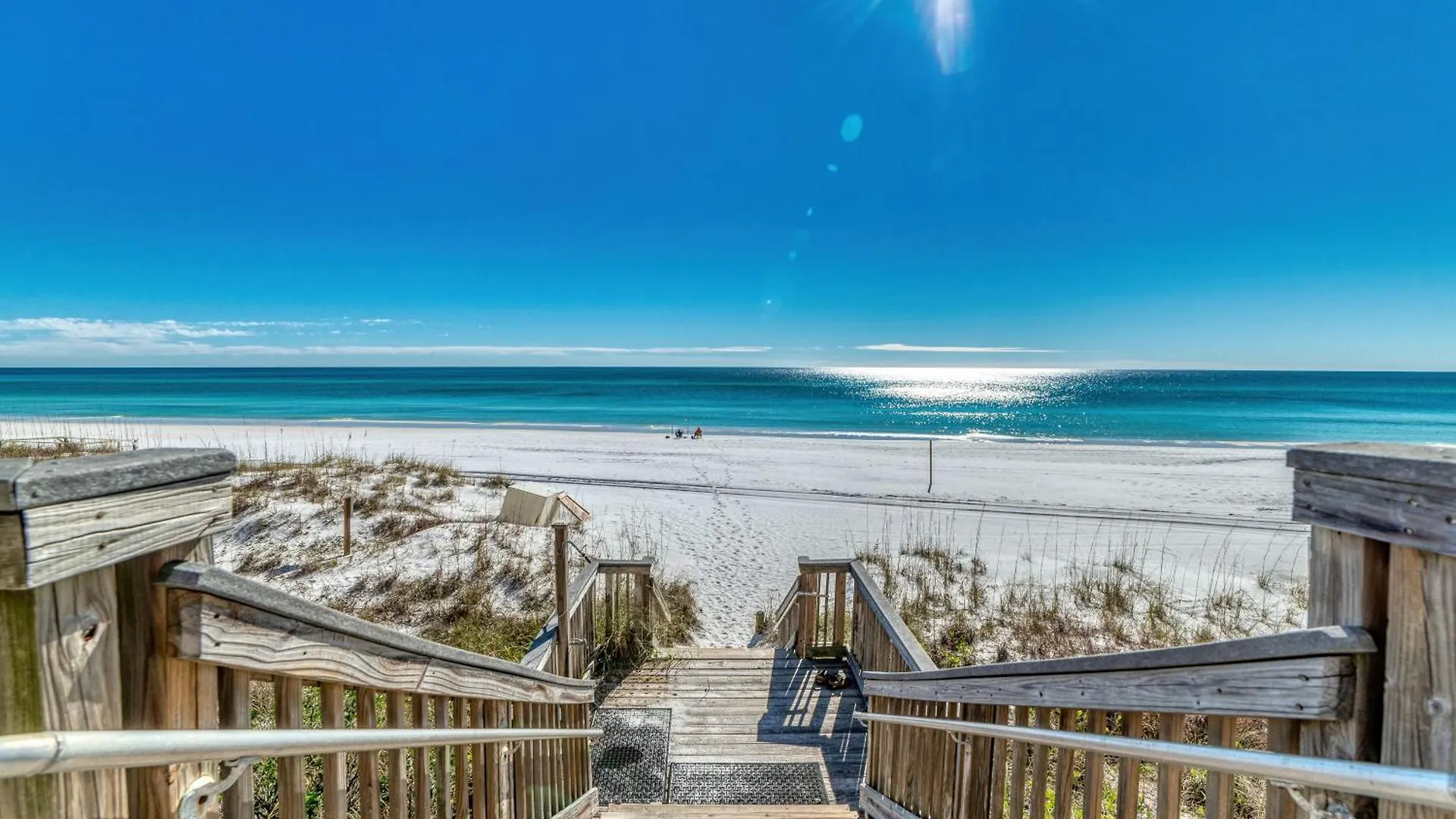 Beach House Condominiums C204 - Beachfront With Pool, Wifi, & Beach Service Destin Apartment