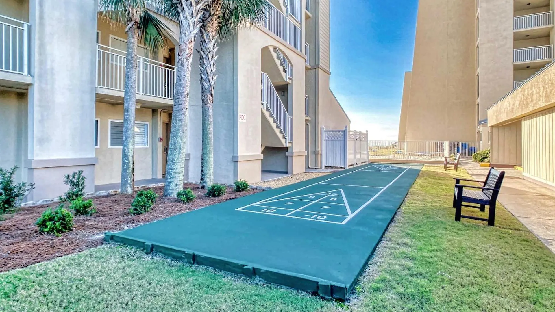 Beach House Condominiums C204 - Beachfront With Pool, Wifi, & Beach Service Destin